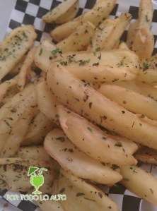 Patatas con parmesano y orégano