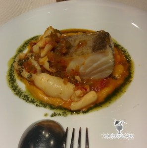 Bacalao confitado a 70°, boniato asado y sus callos club ranero