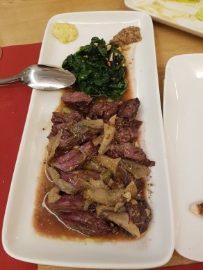 Pito de ternera de la Finca con su salsa de champis